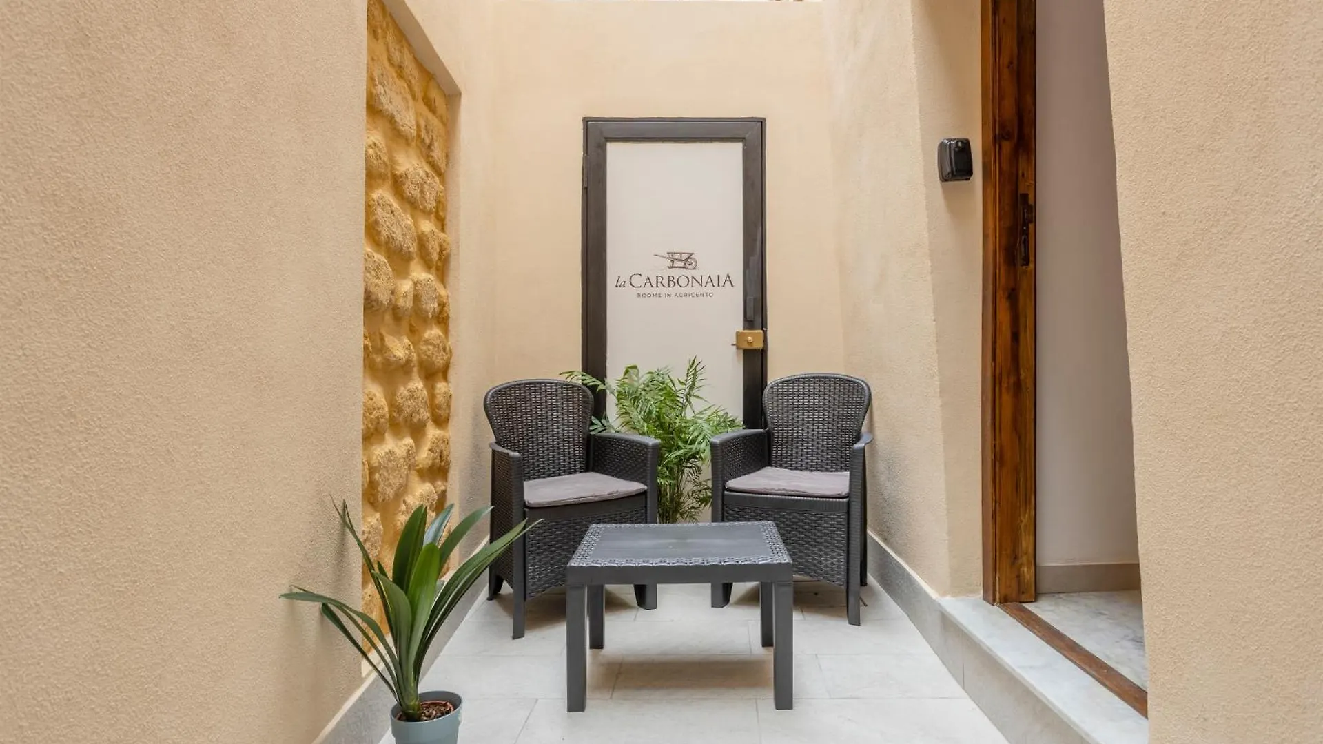La Carbonaia Rooms In Agrigento 0*,  Italia