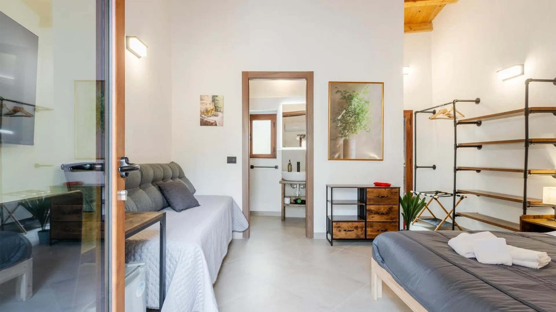 La Carbonaia Rooms In Agrigento 0*,  Italy