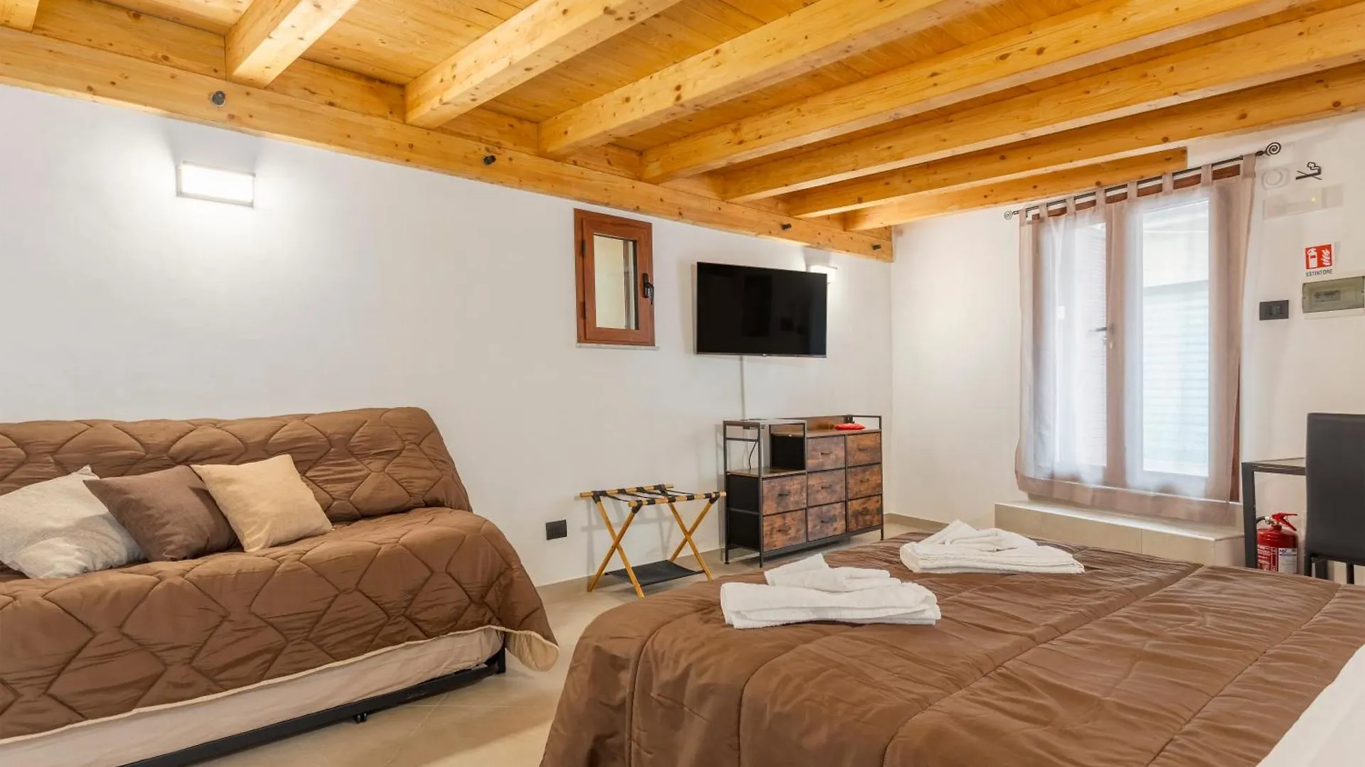 La Carbonaia Rooms In Agrigento 0*,