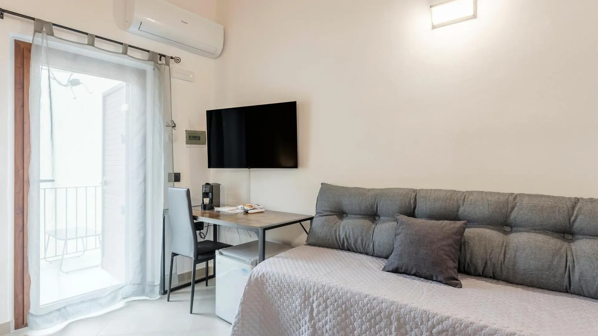 La Carbonaia Rooms In Agrigento 0*,